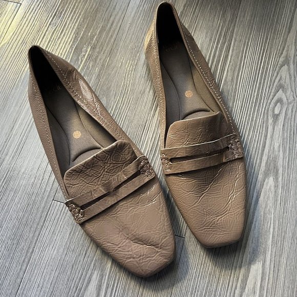 Louise et Cie Alamea tan Womens Loafers Size 9 - Picture 2 of 8